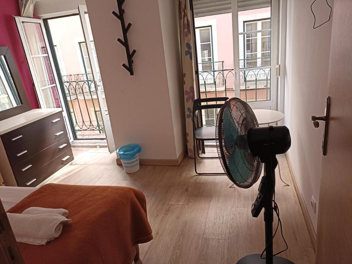 Martim Moniz 28 Guest House Lisbon Exterior photo