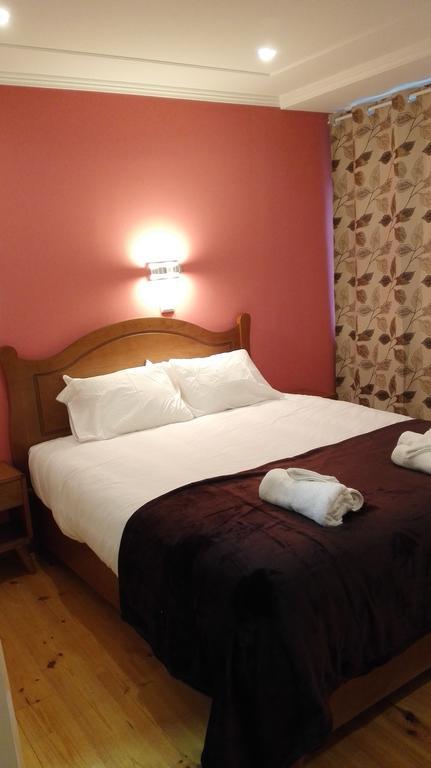Martim Moniz 28 Guest House Lisbon Room photo