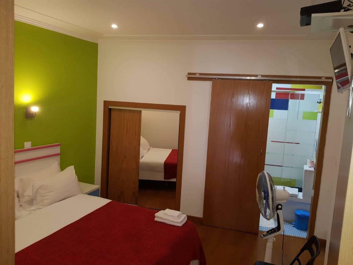 Martim Moniz 28 Guest House Lisbon Exterior photo